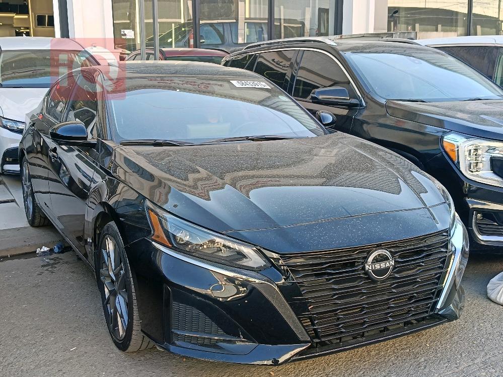 نيسان ألتيما